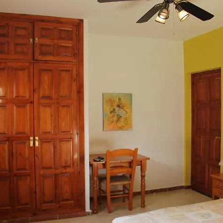 캘리포니아 호텔 *